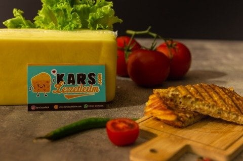 BLOK TAZE KAŞAR PEYNİRİ 1 KİLO