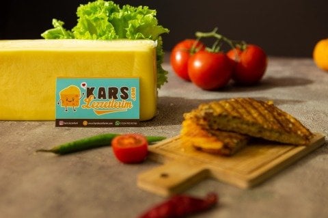 BLOK TAZE KAŞAR PEYNİRİ 1 KİLO