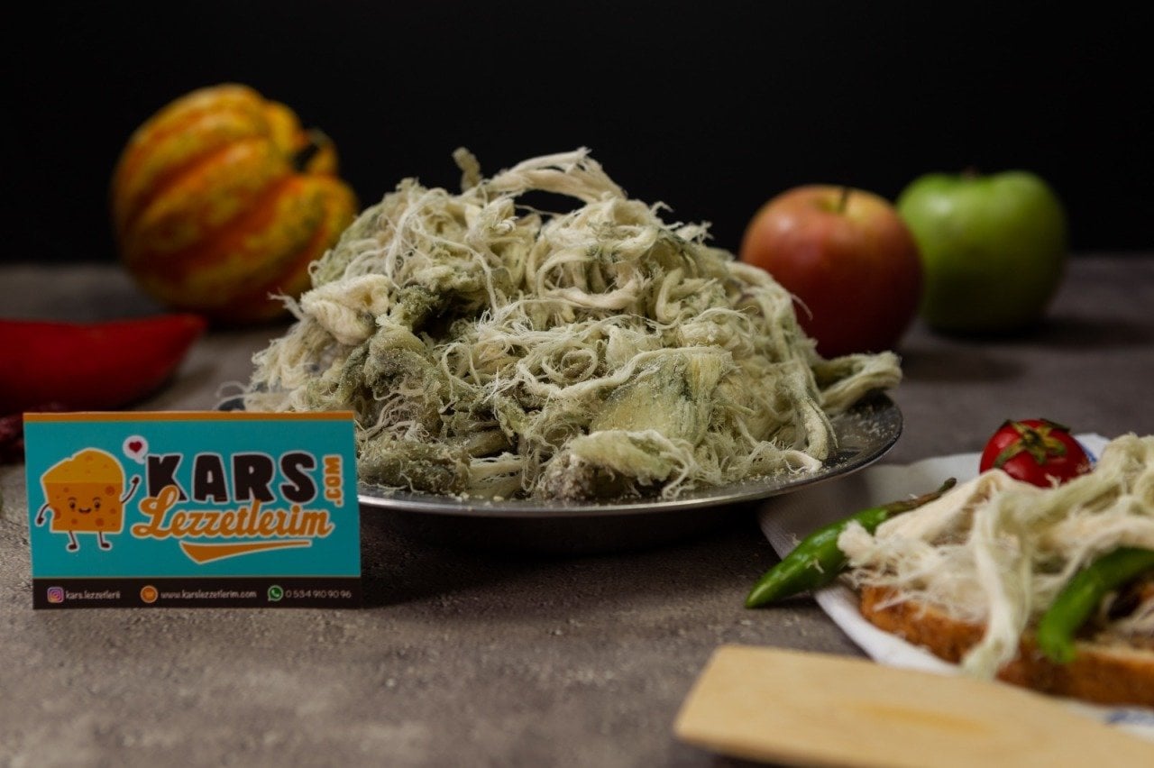 YEŞİL ÇEÇİL PEYNİRİ 1 KİLO