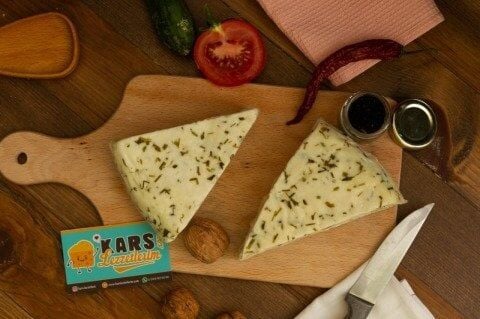 KARS LEZZETLERİ GURME PEYNİR & ŞARKÜTERİ PAKETİ (5,5 KG)